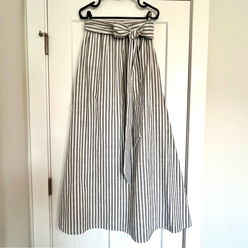 🍎Shabby Apple Gray & White Stripe Maxi Skirt🍏